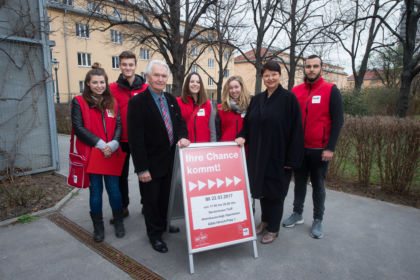 waff-Gemeindebauaktion mit Stadträtin Renate Brauner und Bezirksvorsteher Stv. Peter Kriz