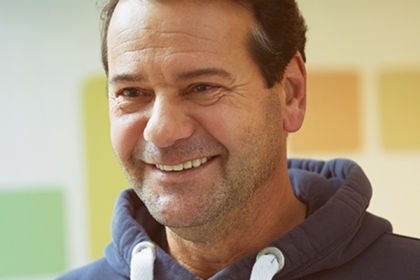 Wiener freut sich, mit Hilfe der Arbeitsstiftung des waff einen neuen Job gefunden zu haben.