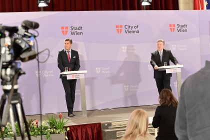 Bürgermeister Michael Ludwig (rechts) und Wirtschaftsstadtrat Peter Hanke (links)