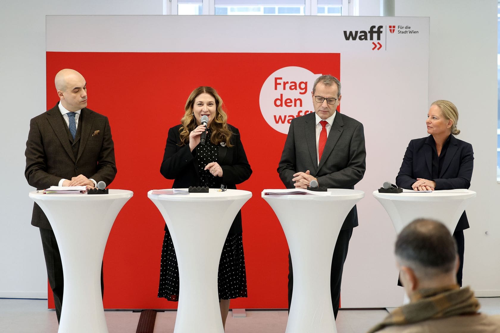 Pressekonferenz - Optimismus für den Arbeitsmarkt - mit Barbara Novak, Stadträtin für Finanzen, Wirtschaft, Arbeit, Internationales und Digitales, Christian Meidlinger, Vorstandsvorsitzender waff, Maria In der Maur-Koenne, Vorstandmitglied waff, und Marko Miloradović, Geschäftsführer waff.
